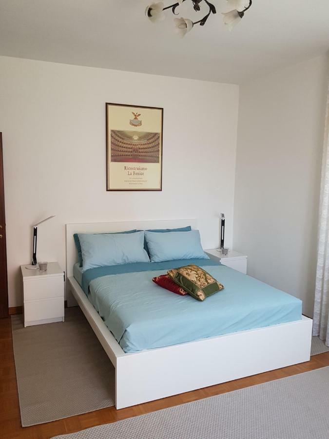 Angela Di House Venice